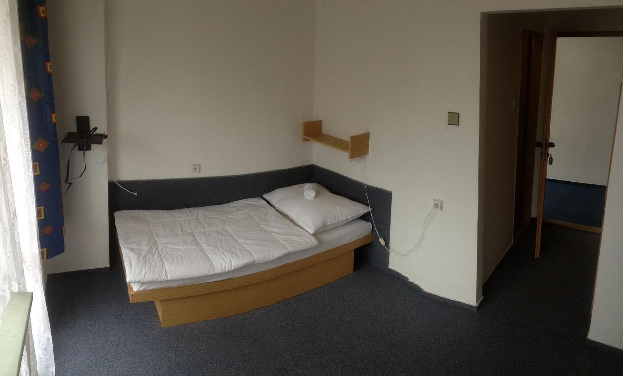 Hotel Baník Nitrianske Rudno Quarto foto